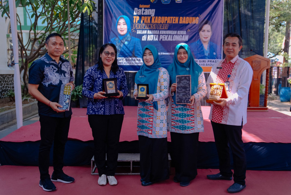 DPMD Badung Bersama TP. PKK Badung Kunjungi Pemkot Pekalongan